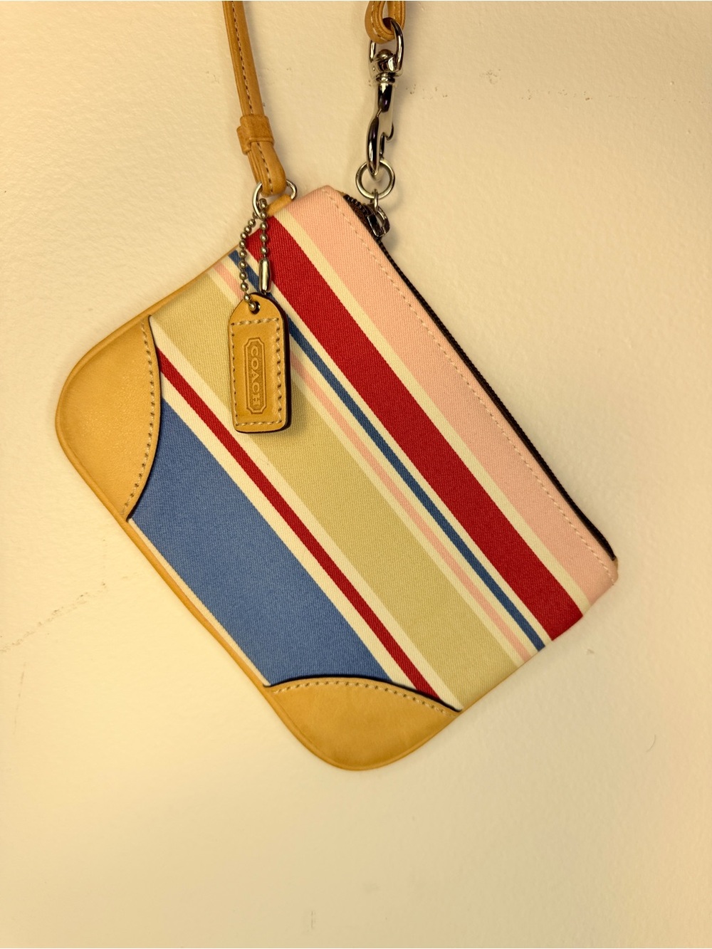 Coach WRISTLET W/ Dust Bag in Cream, Navy, Pink